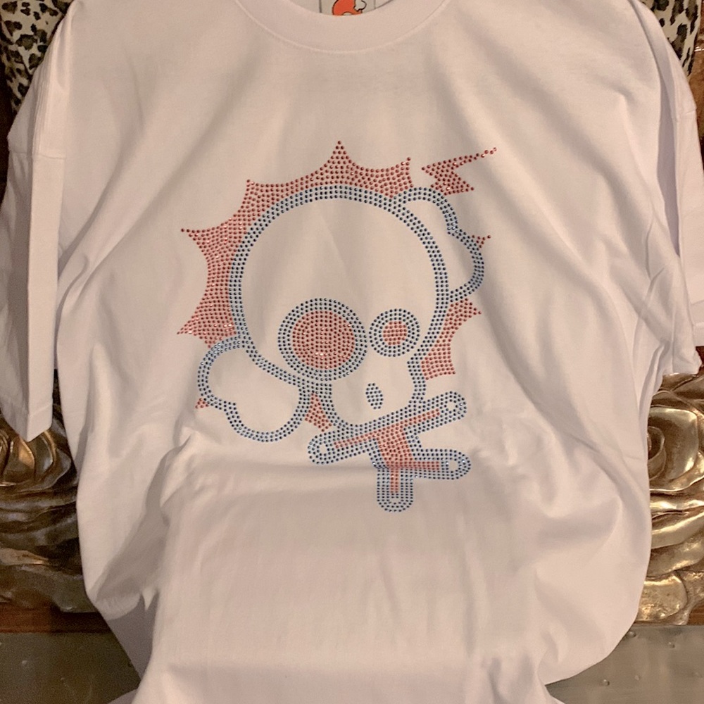 NEW: Heavyweight very on trend graphic pic unisex T-shirt.
